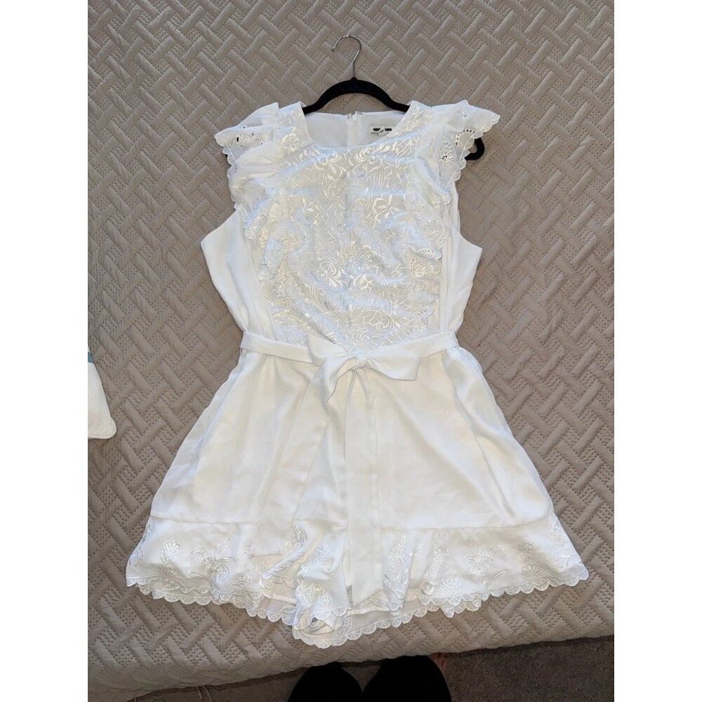 Express White Embroidered Romper Size XL NWOT